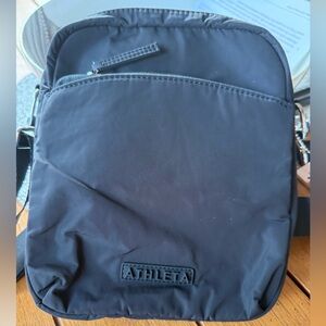 Athleta All About Vertical Crossbody Bag NWT Black